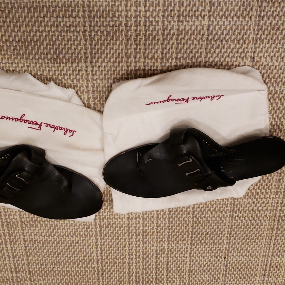 Salvatore Ferragamo Black Leather Sandals size 8 1/2